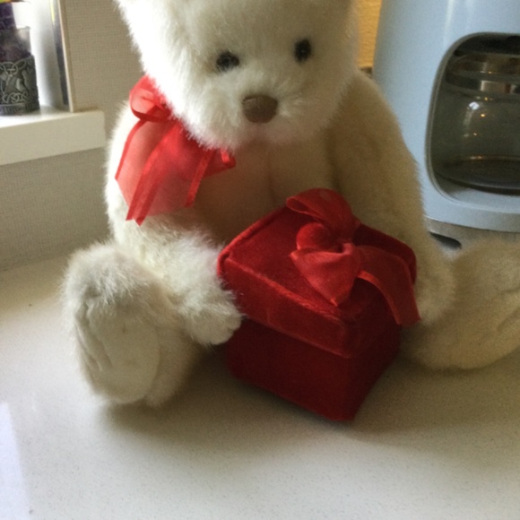 GUND Bear with red gift box - Picture 2 of 8